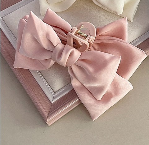 Karla bow clip