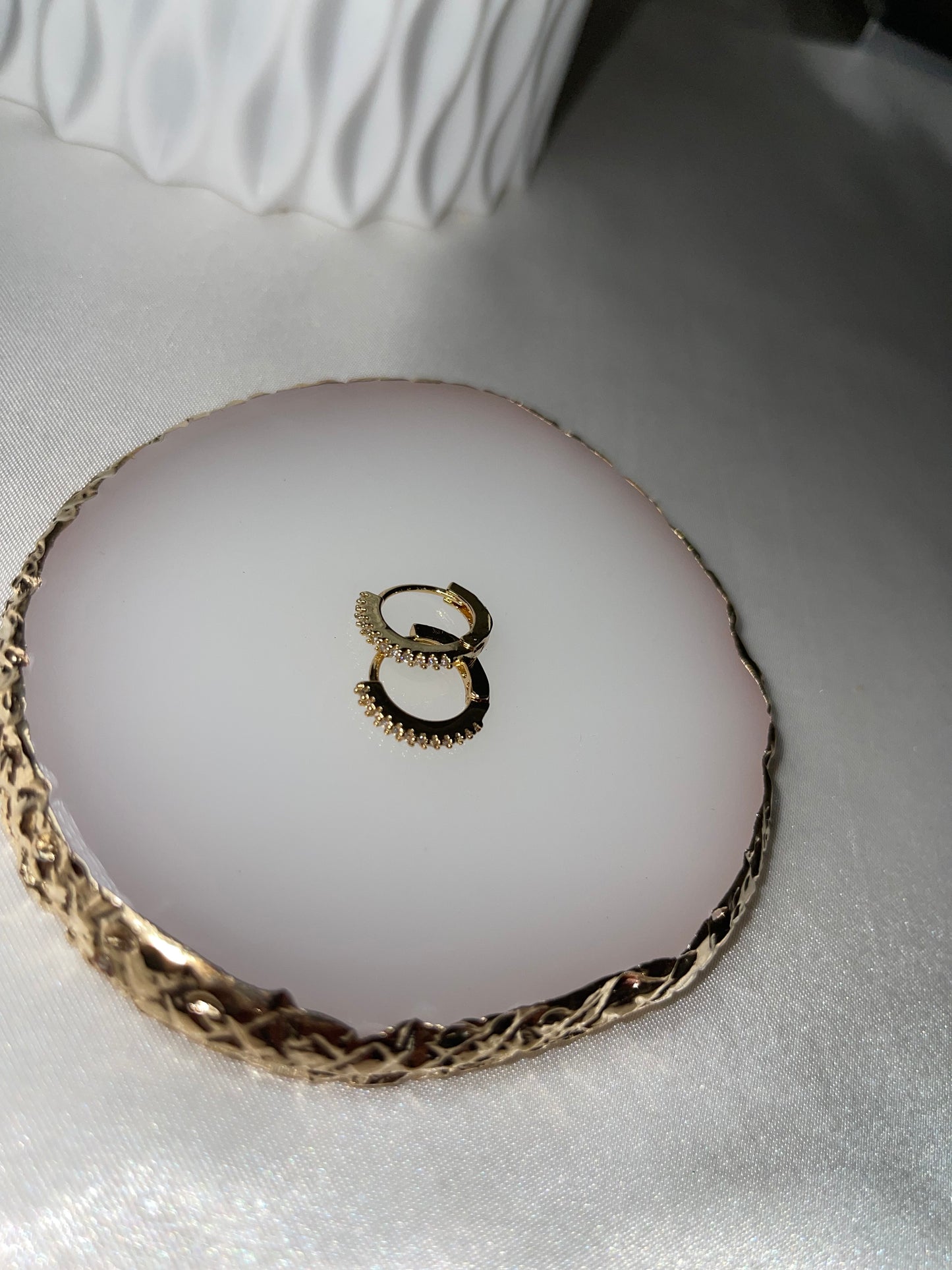 Basic huggies earrings