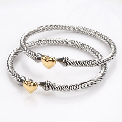 Gold heart bracelet