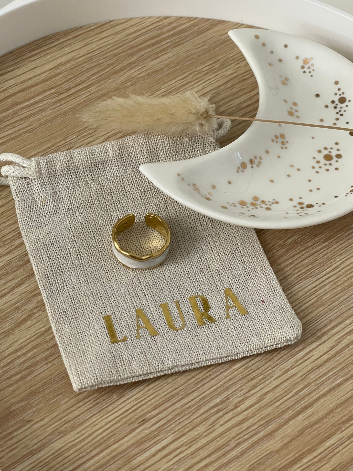 Marble white ring