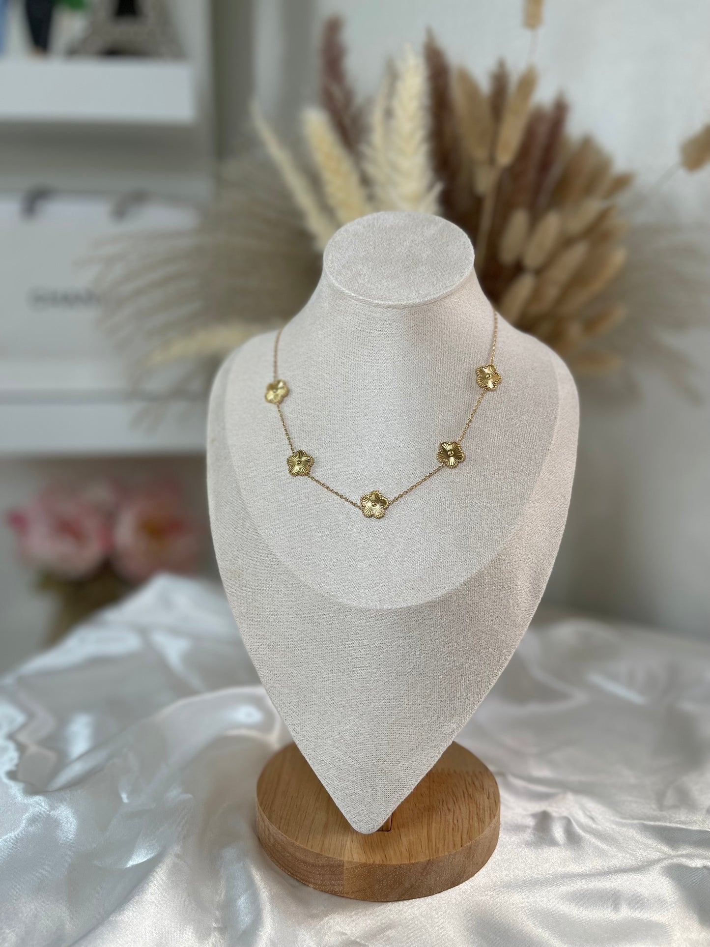 Clover necklace gold