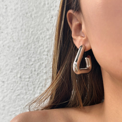 Alina hoops