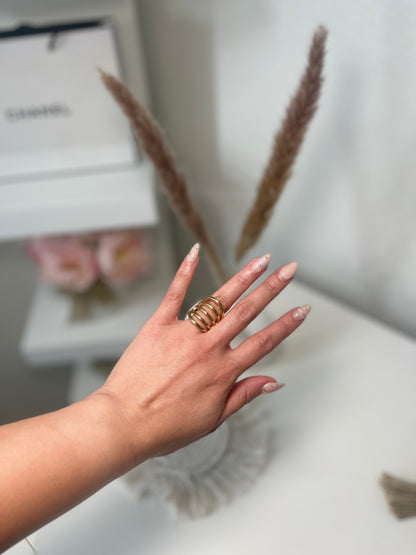 Amelia ring